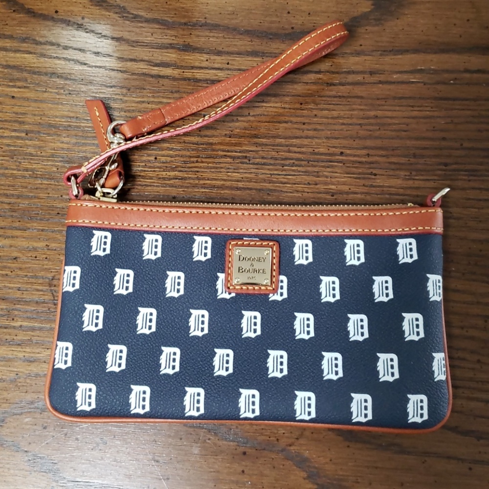Dooney and Bourke English D wristlet